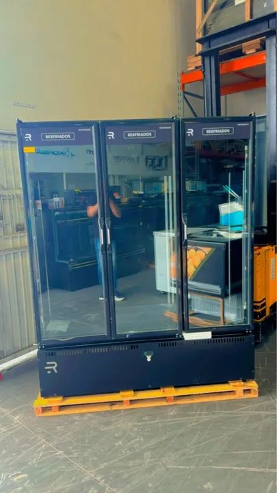 Geladeira comercial 3 portas para frios e laticínios nova total black 