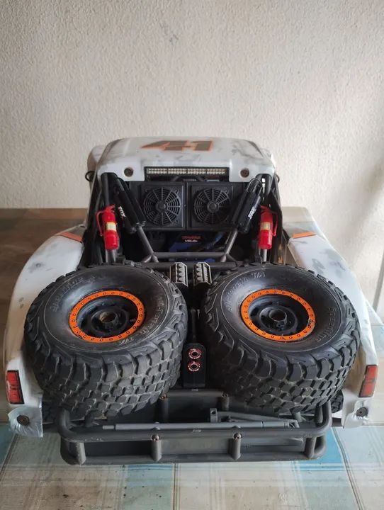 Automodelo Traxxas UDR  - Foto 2