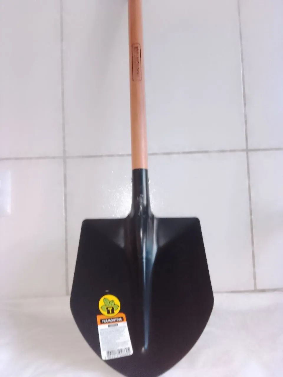 Pá Tramontina com Cabo de Madeira - Foto 3