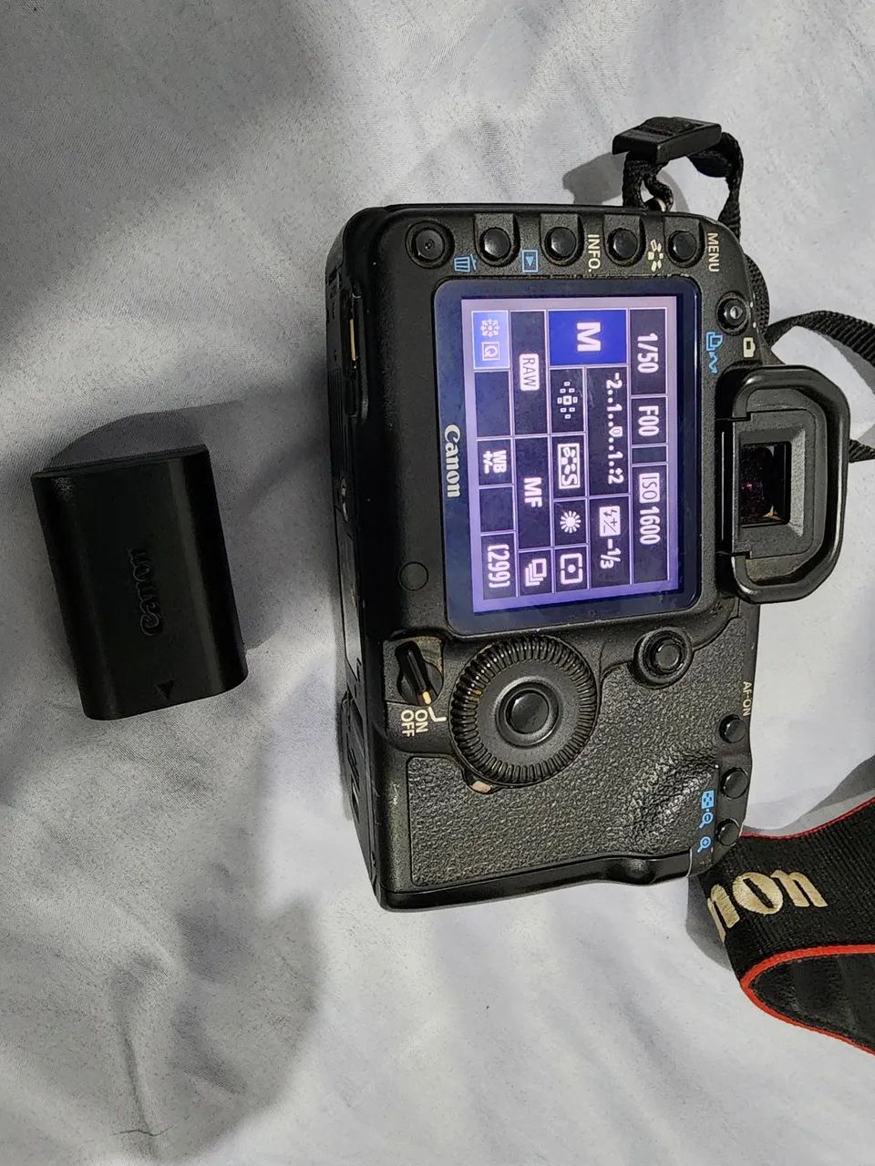 Câmera DSLR Canon 5D Mark II - Foto 3