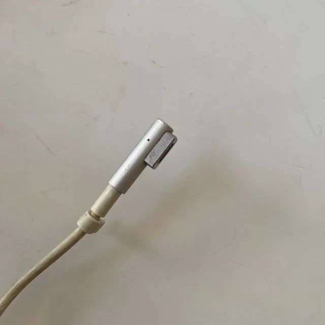 Ref.052 Carregador de Macbook Pro usado em perfeito estado e funcionamento - Foto 4