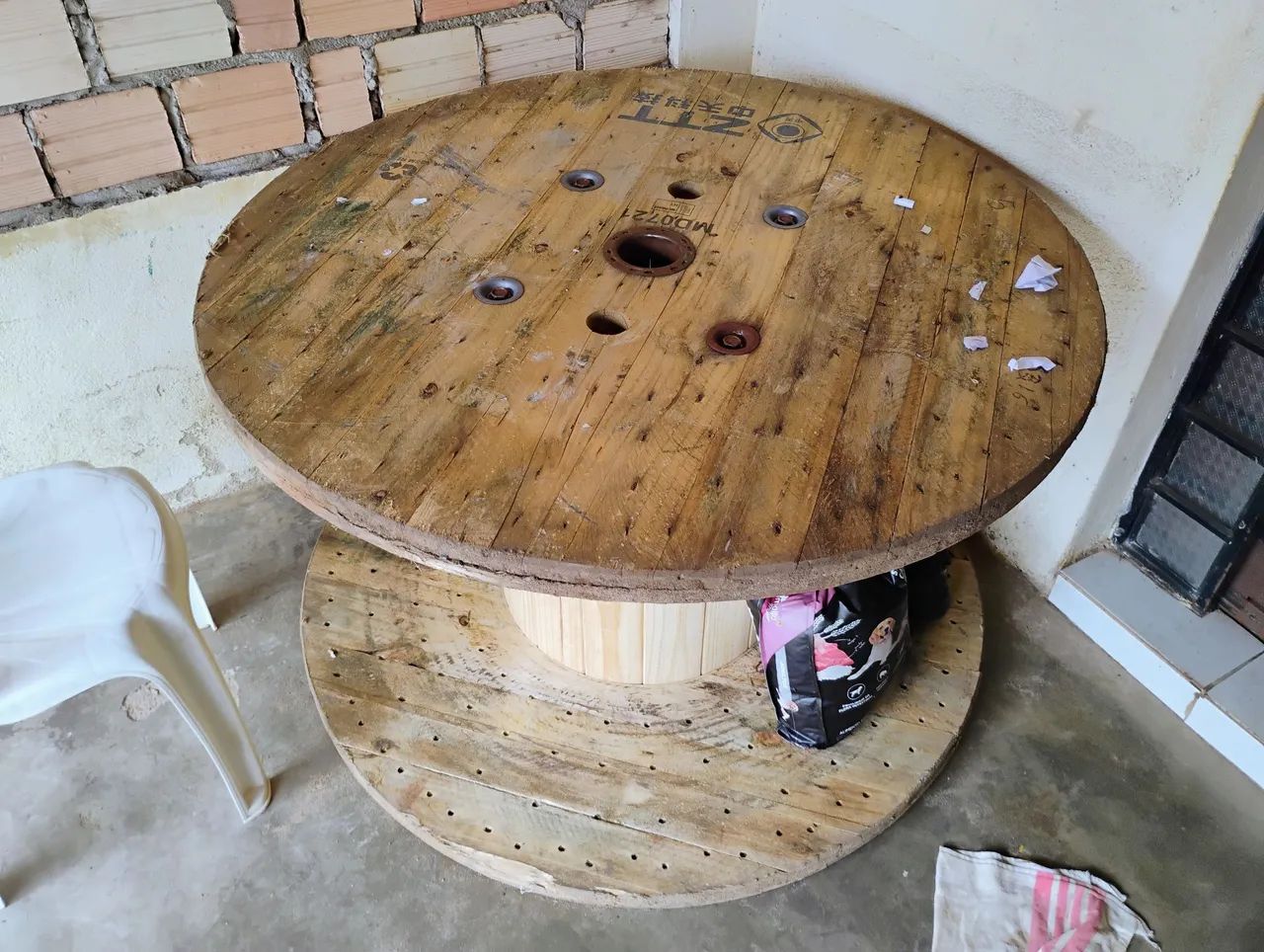 Bobina para usar como Mesa de madeira redonda - Foto 3