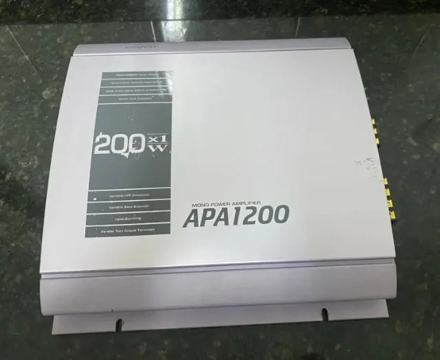 Amplificador Clarion ADDZEST APA1200