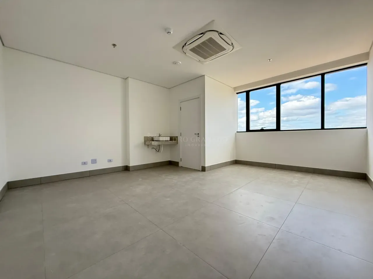 Sala Comercial com Excelente Localização - Unique Medical Center