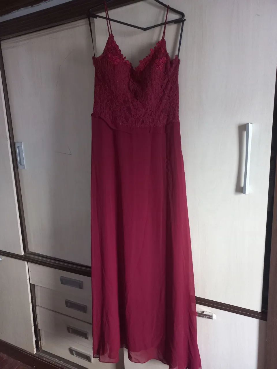 Vestido de madrinha marsala 