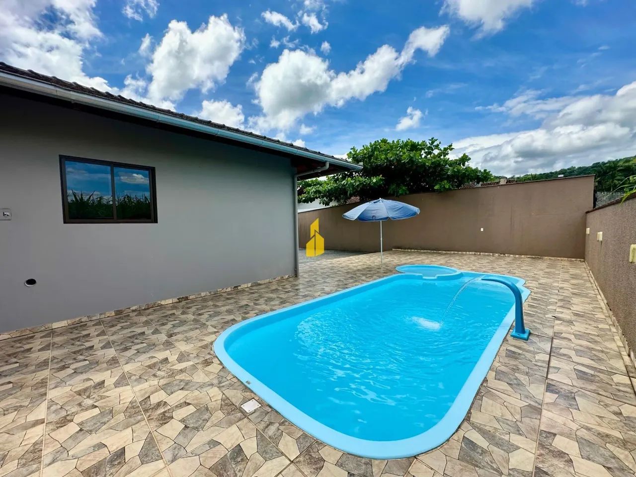 Casa com piscina no Bairro das Nações - Foto 4