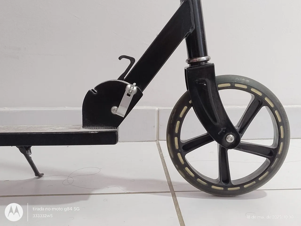 Patinete Infantil Vollo dobrável, suporta até 100kg.