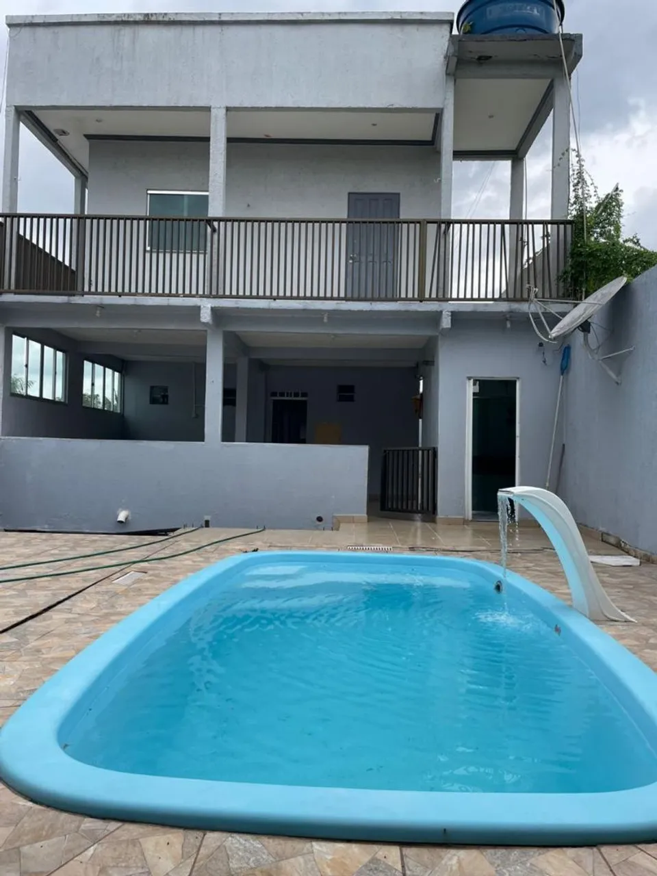 Linda Casa no parque das laranjeiras com 04 quartos, sendo 03 suítes.