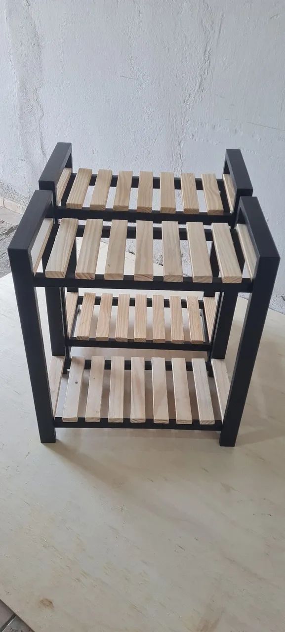 Estante decorativa em madeira PINUS 
