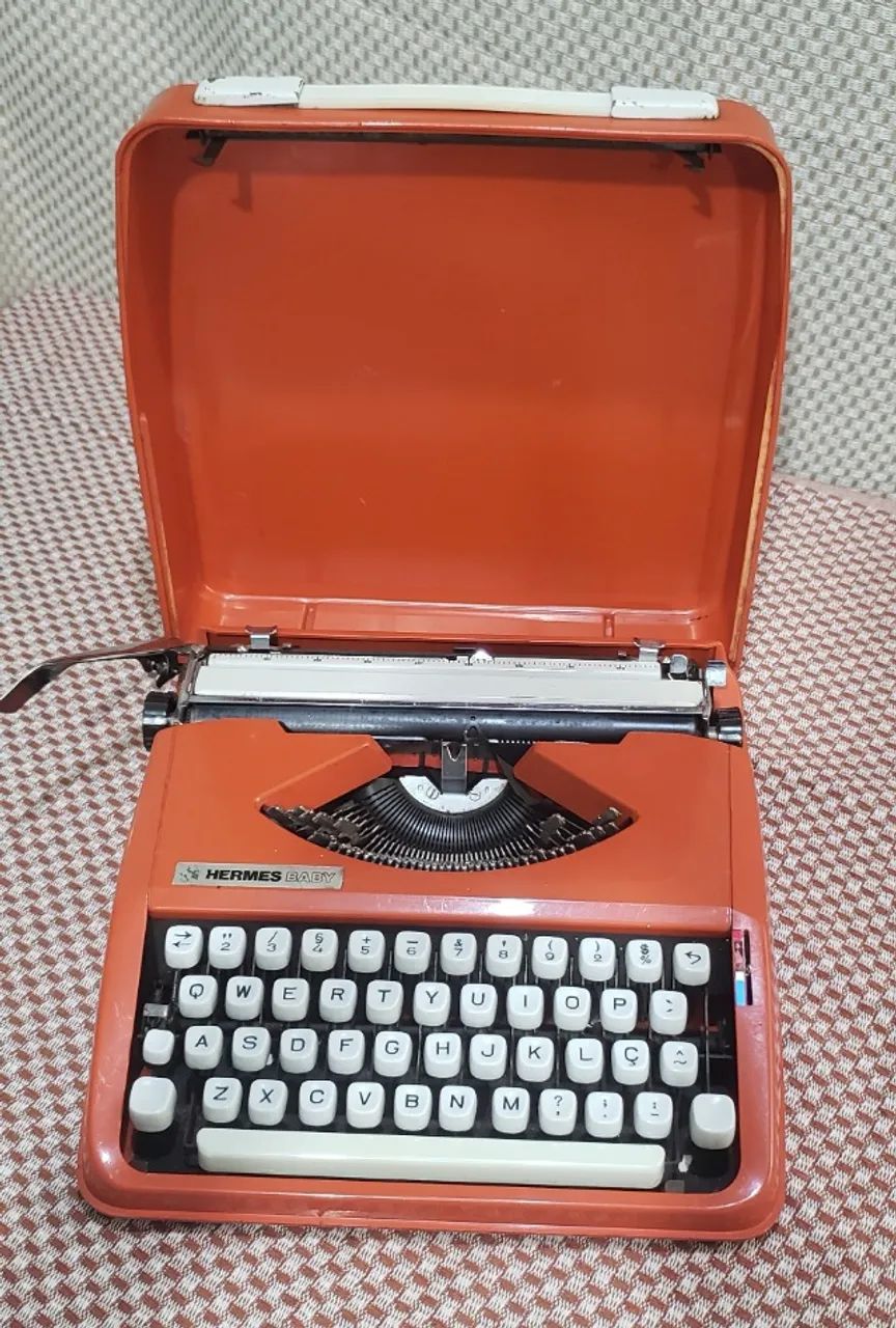 Antiga Maquina Escrever Portátil Hermes Baby