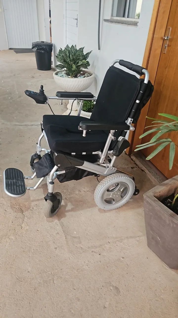 Cadeira de Rodas Motorizada Divinità 12' - Foto 2