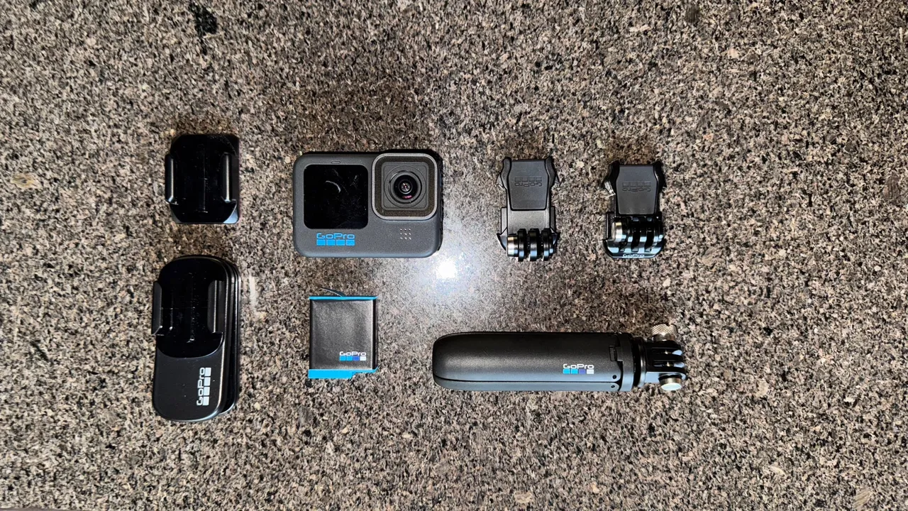 Go Pro Hero 10 kit bundle