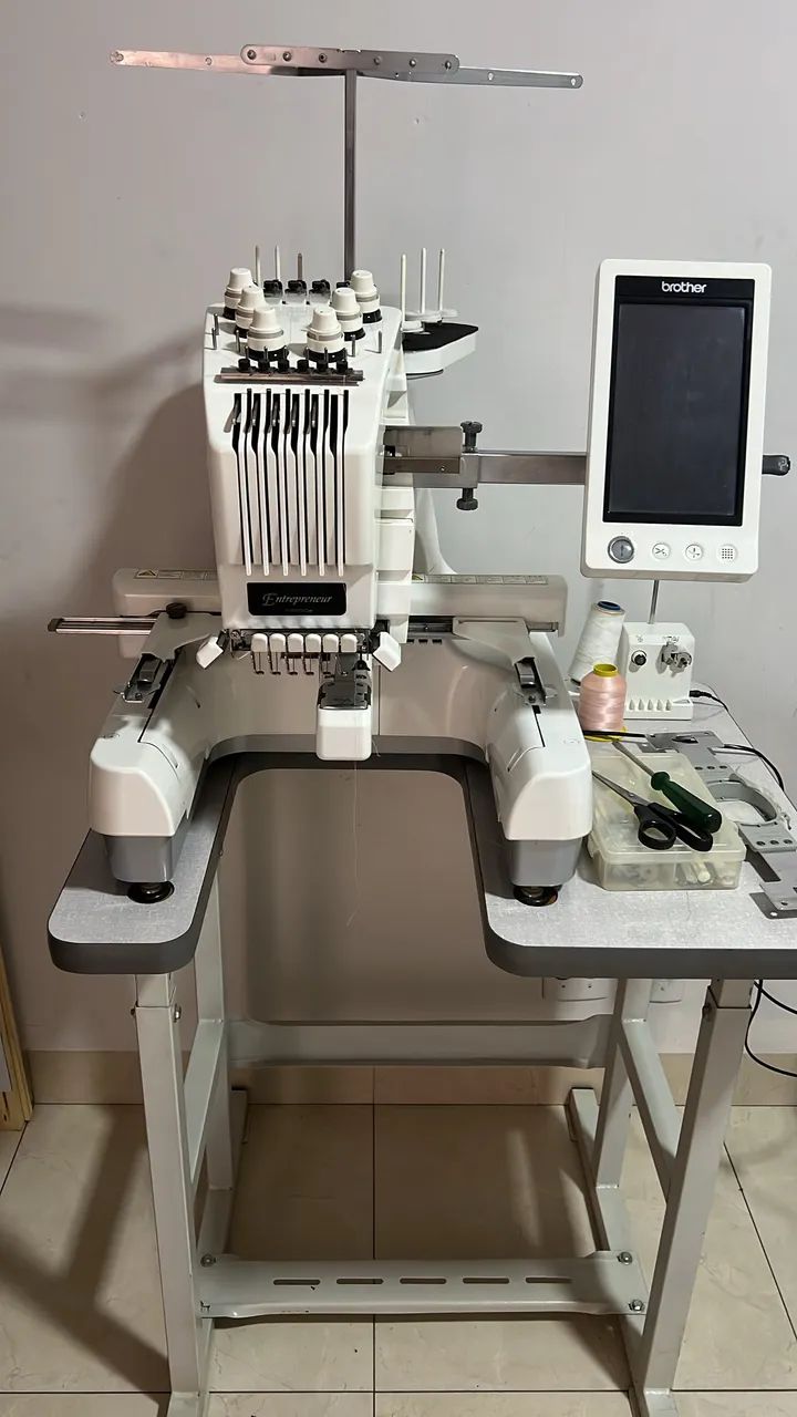 Máquina de bordar Brother 650e - Foto 3