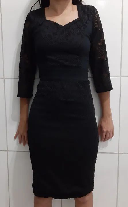 Vestido preto de renda