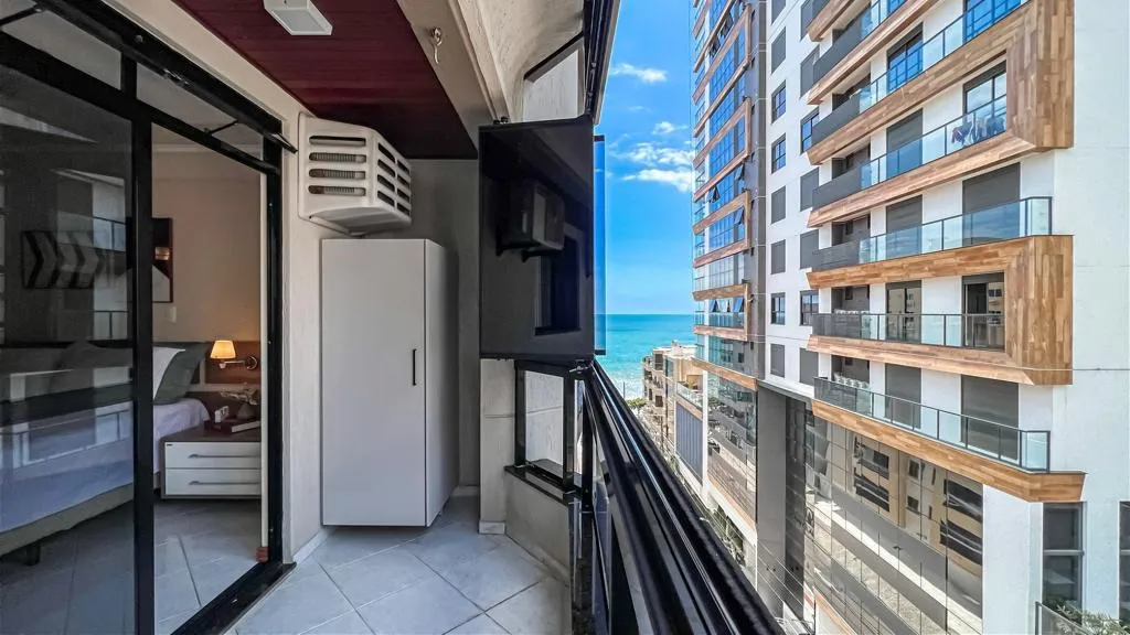 Apartamento aluguel anual meia praia - Rua 291 quadra mar 