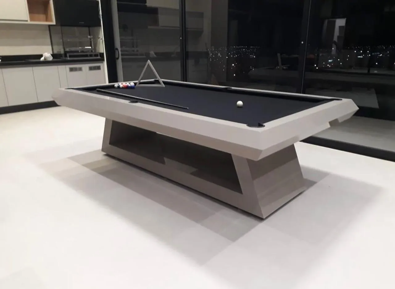 Mesa de sinuca moderna e elegante