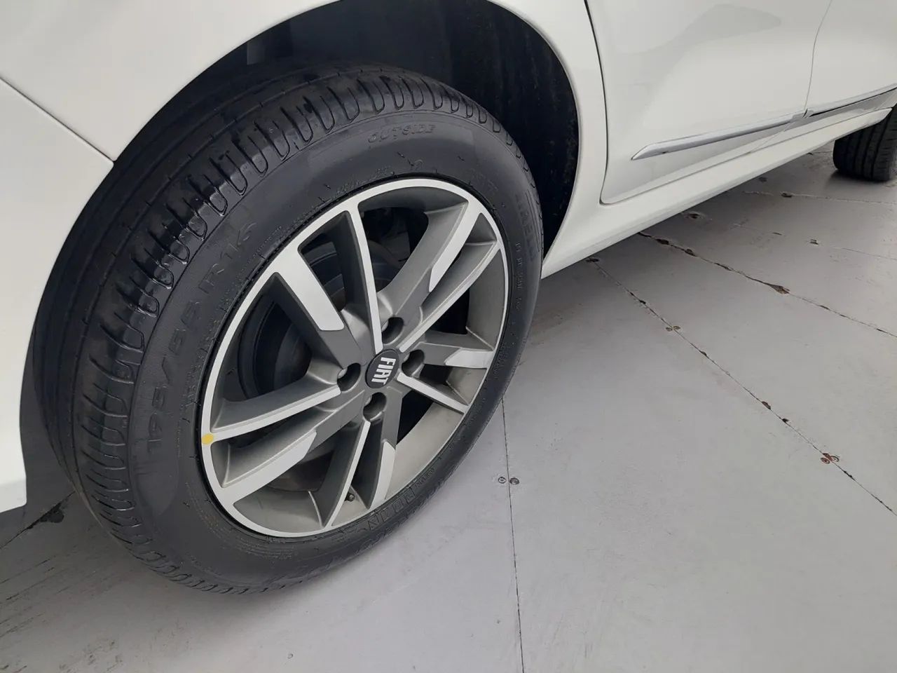Fiat Cronos PRECISION 1.8 16V Flex Aut., foto 14 de 18