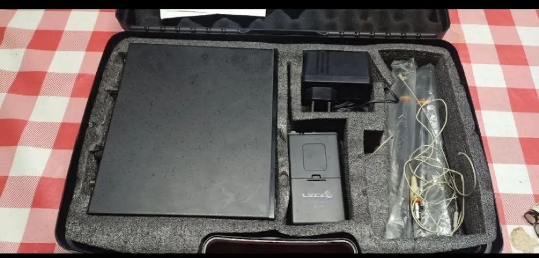 Microfone LAPELA Sem Fio Lyco UH 96..NOVONHO NA MALETA - Foto 2