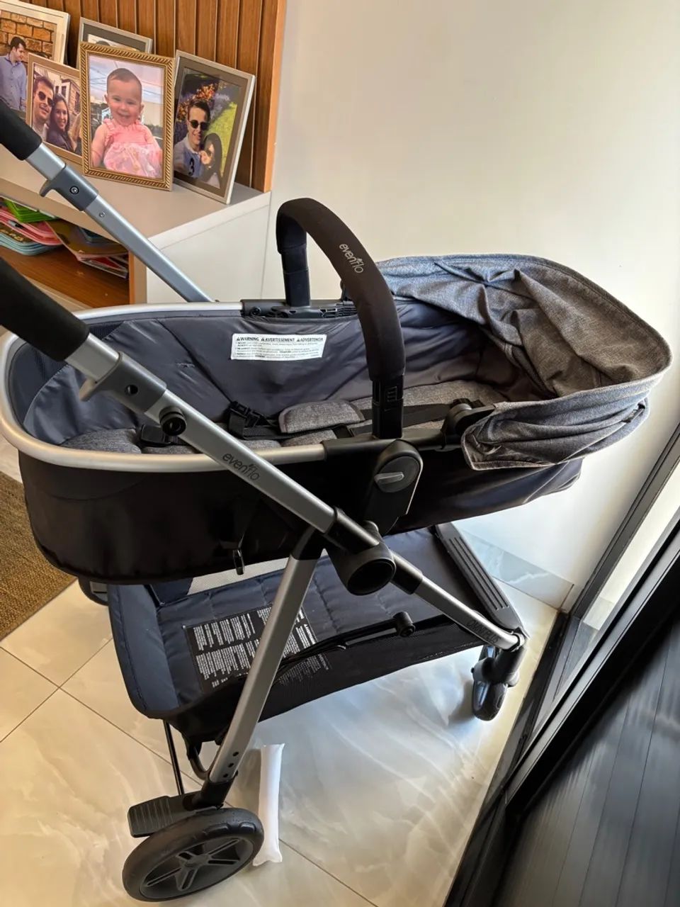 CARRINHO DE BEBÊ COM CADEIRA PARA CARRO SAFEMAX EVENFLO PIVOT XPAND, CINZA