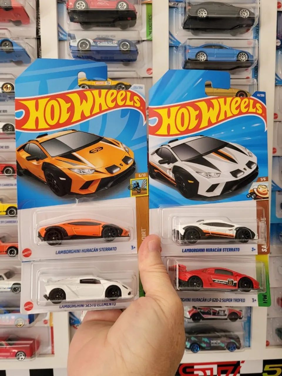 Coleção com 4 Lamborghini Hot Wheels.