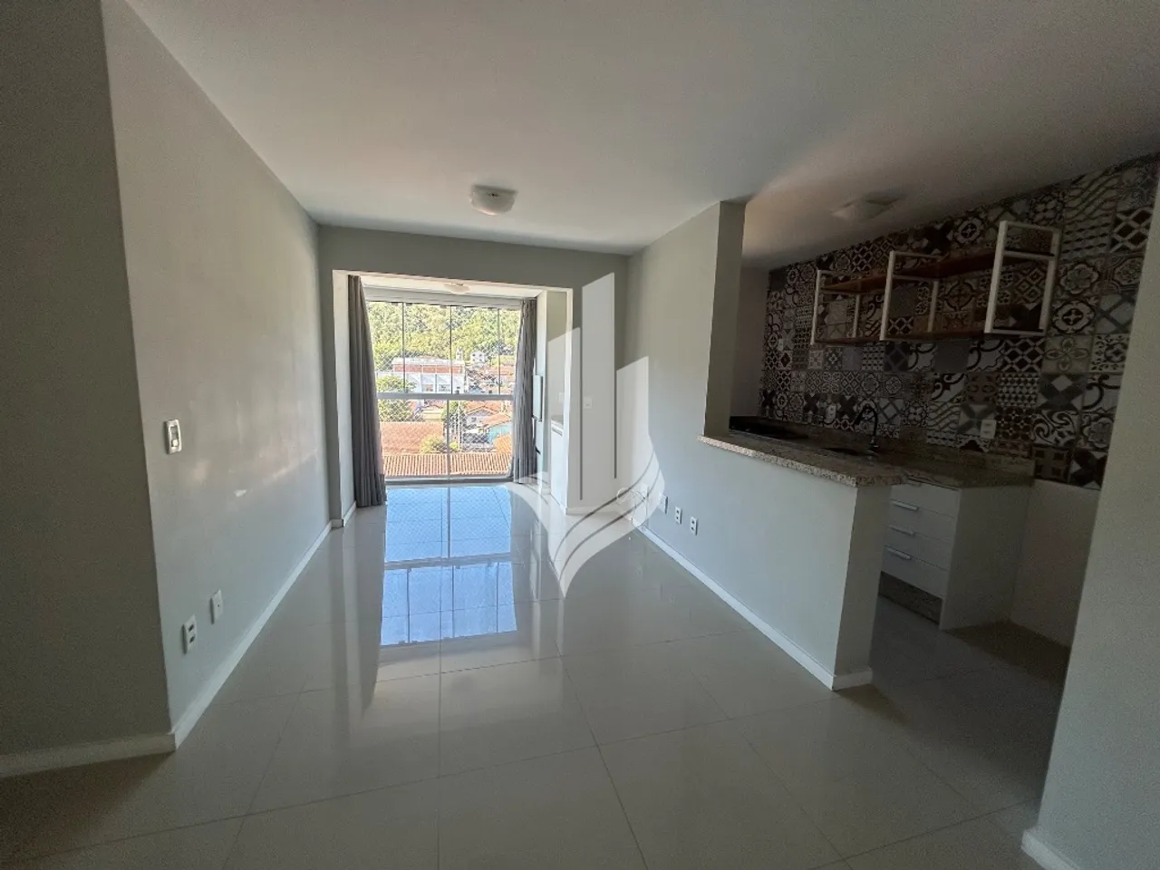 Apartamento semimobiliado para locação no Bairro Água Verde em Blumenau!