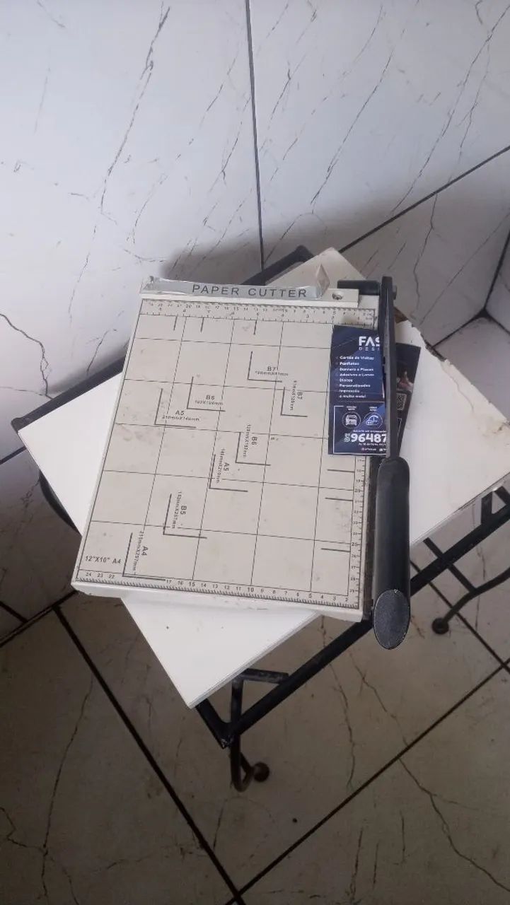 Cortador de papel A4 - Novo