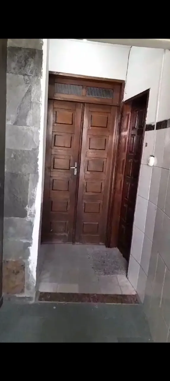 Alugo casa com 3 quartos