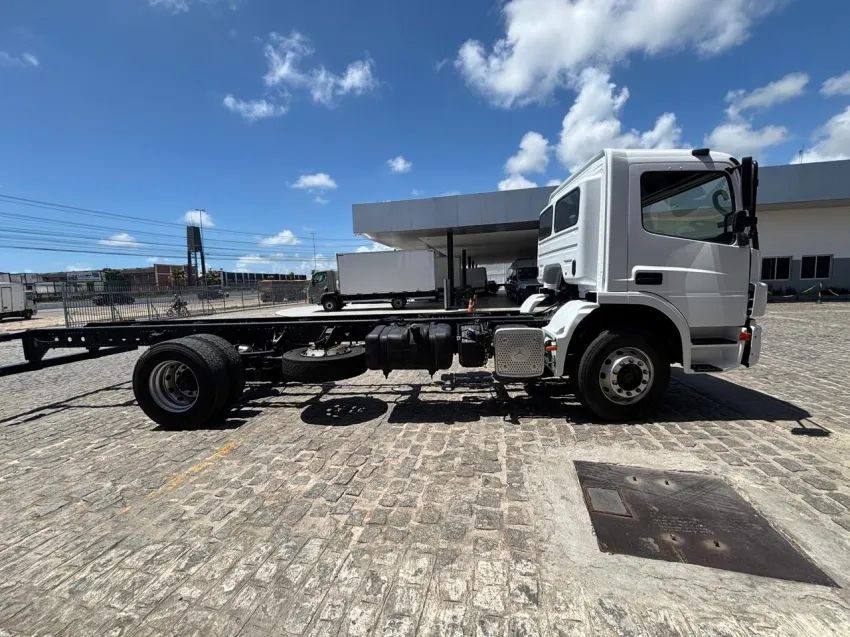 Mercedes-Benz Atego 1719 190 2012/2012 - Foto 10