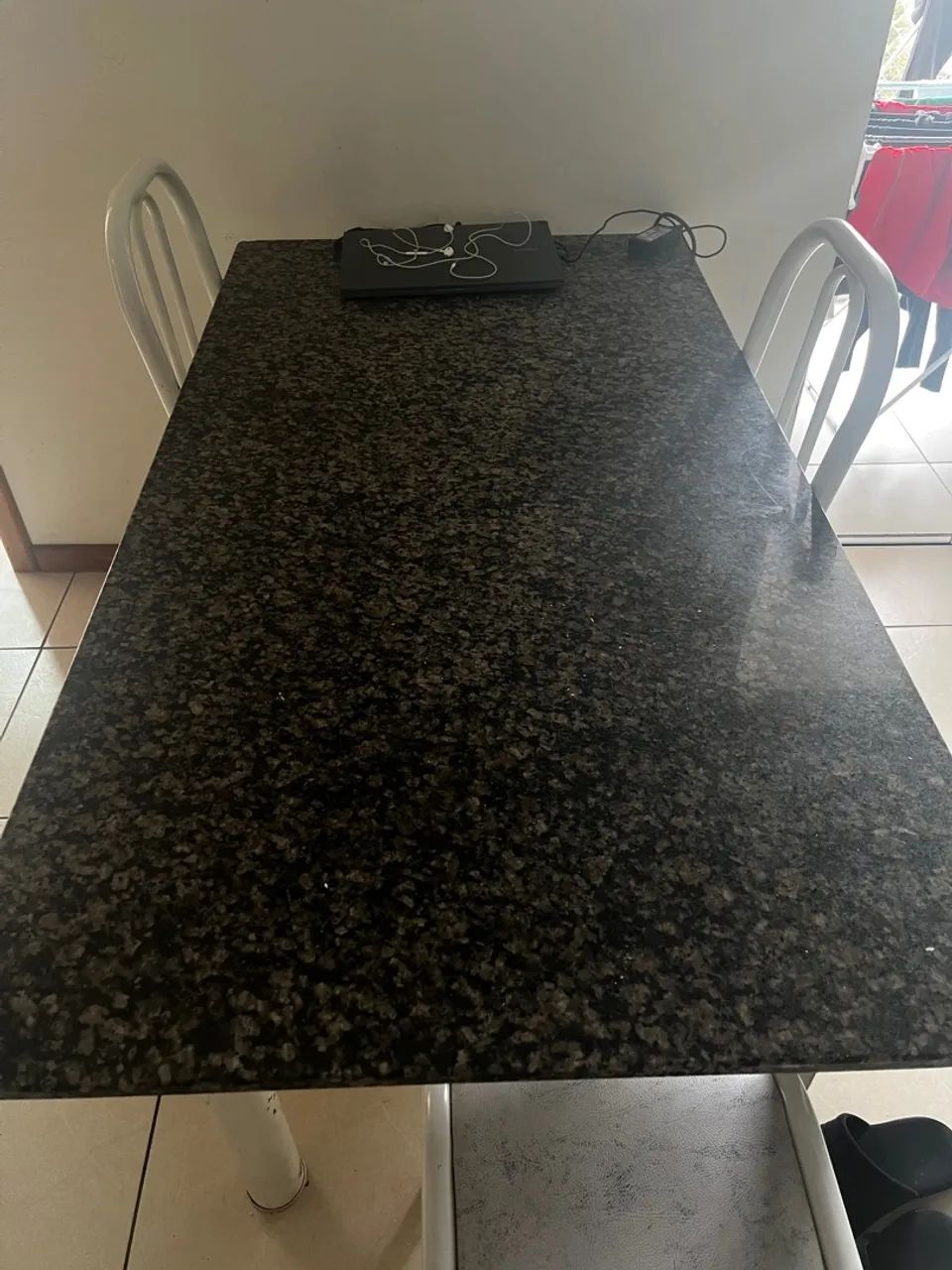 Mesa de granito retangular