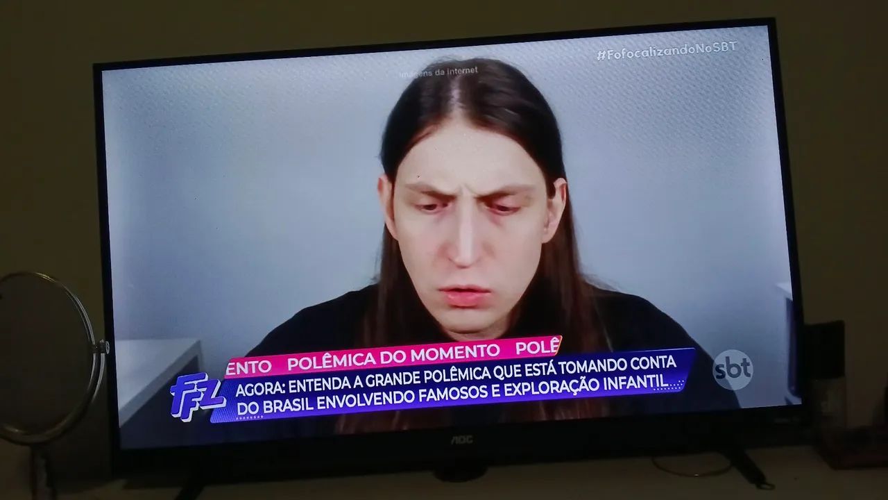 Vende se uma tv 32 polegas 