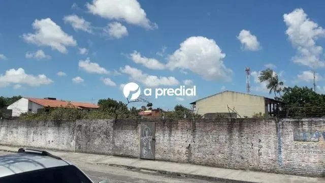 Amplo terreno de esquina, 4.732,25 m². - Foto 2