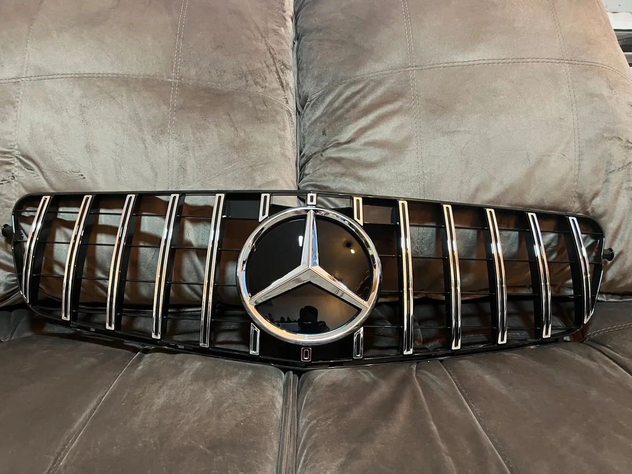 Grade Dianteira Mercedes-Benz AMG