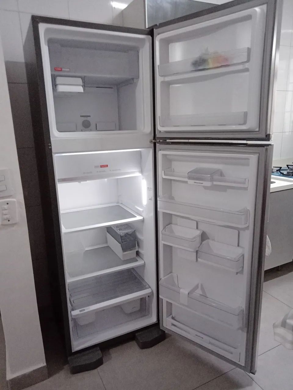 Oferta Geladeira vendo urgente Brastemp frost free 400 litros cor inox - Foto 3