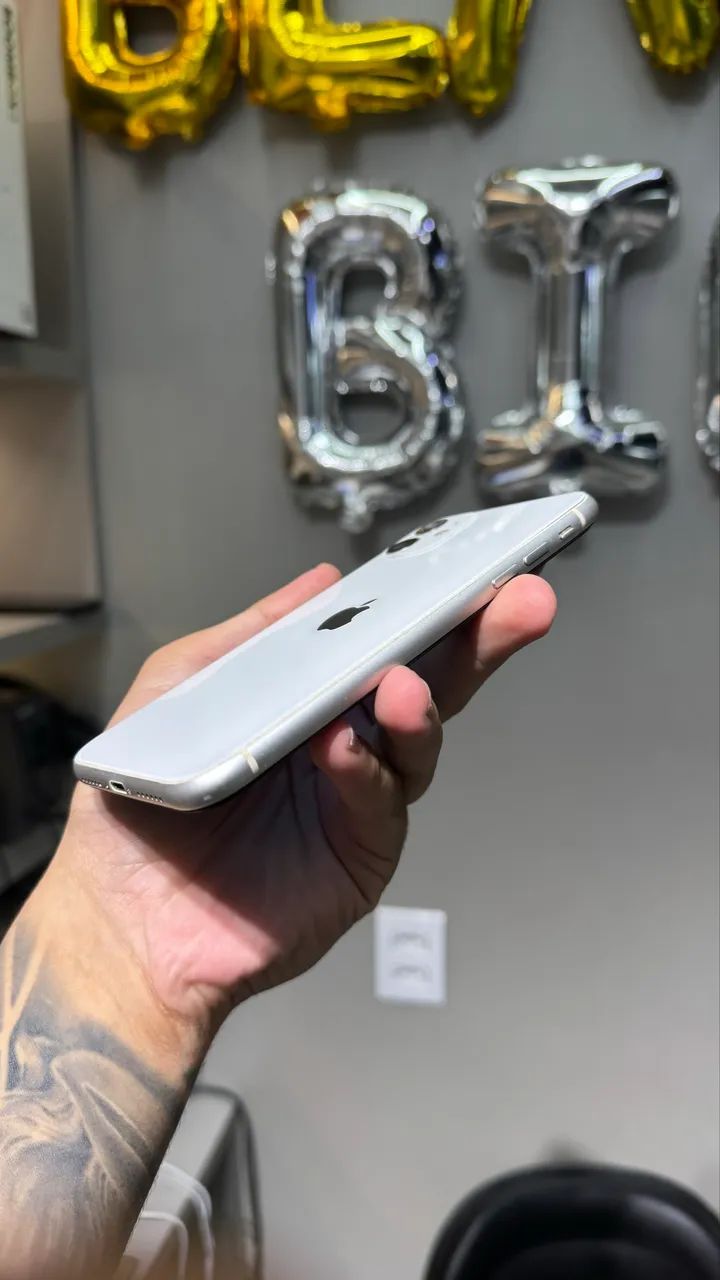 iPhone 11 64gb branco - Oportunidade  - Foto 5