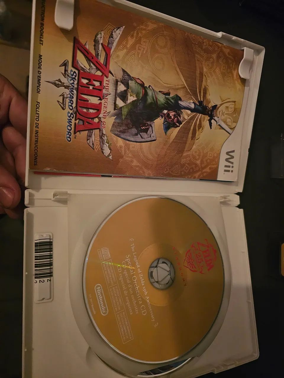 Wii Remote dourado edição especial zelda + jogo original  - Foto 3