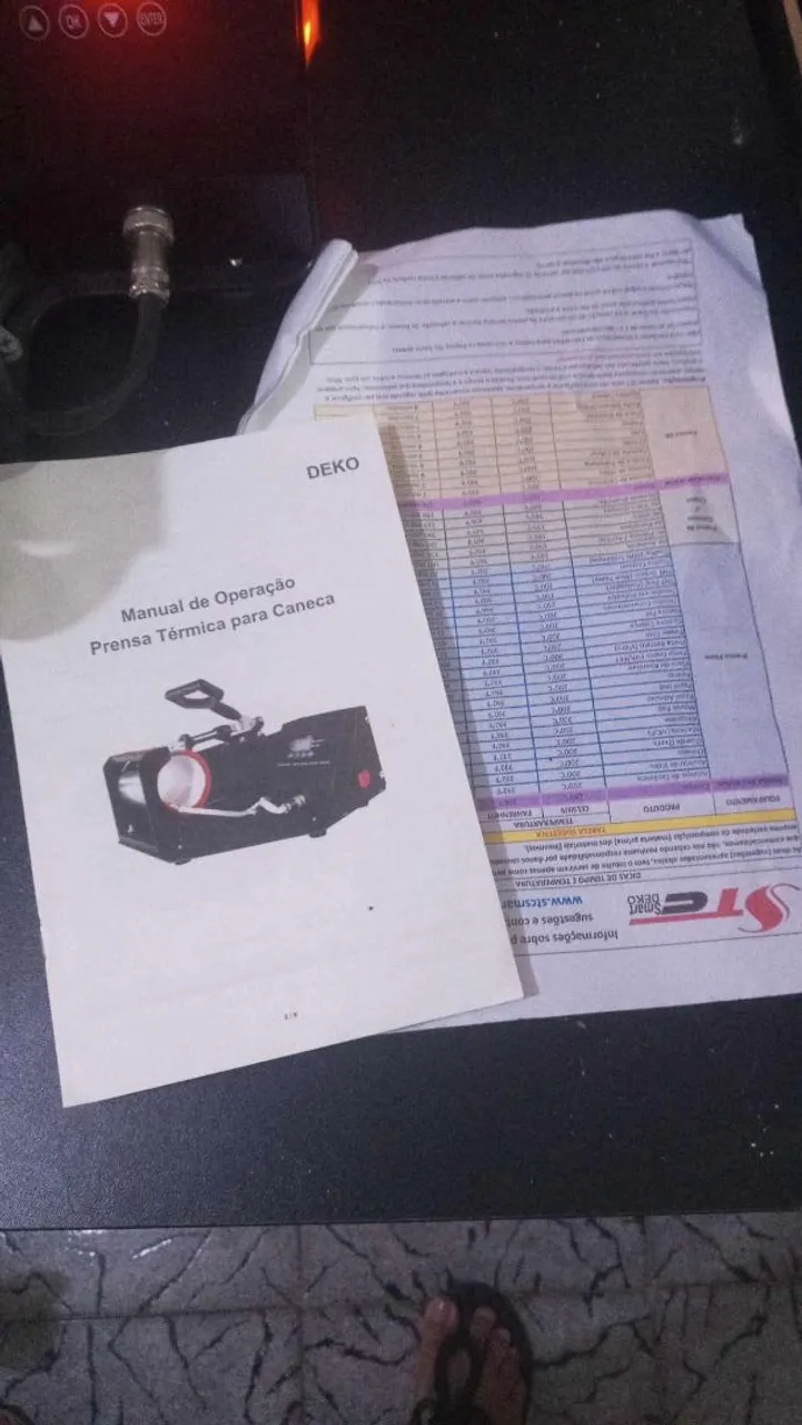 2 maquinas uma de estampa caneca e  uma de estampa camisetas.  Semi-nova vendo por R$ 1700