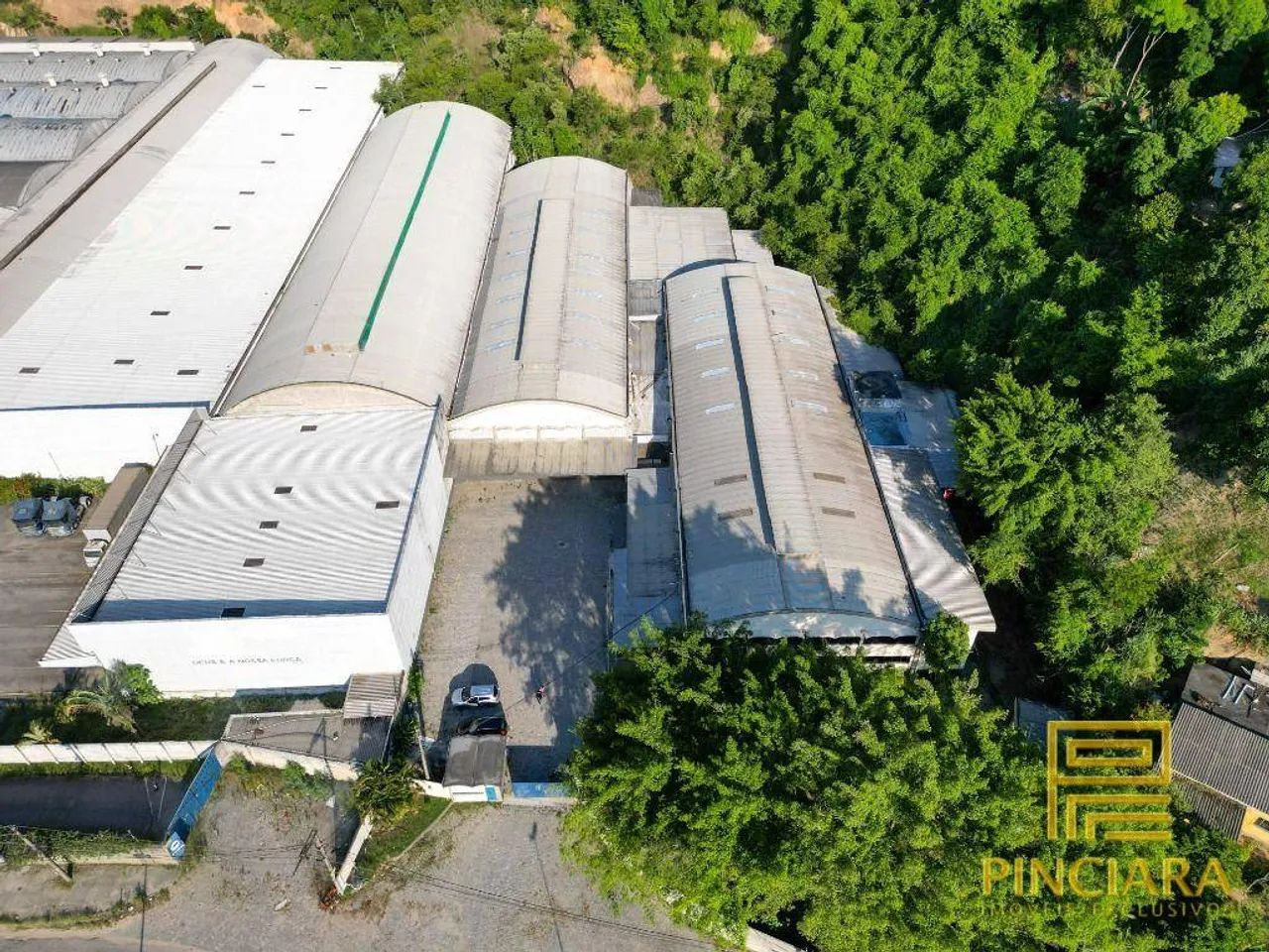 Galpão de 4800 m², à venda por R$11.000.000 ou para alugar por R$65.000 + taxas - Tribobó