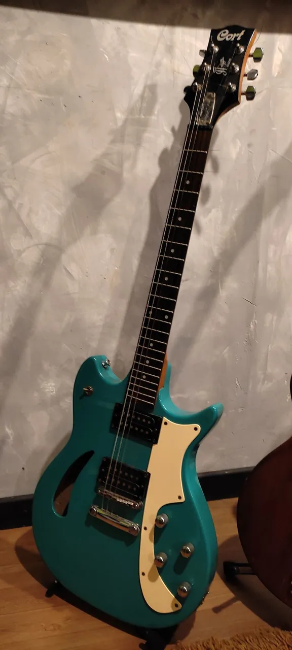 Guitarra Cort JTriggs semi acústica