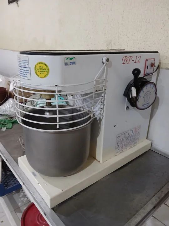 Vendo batedeira usada