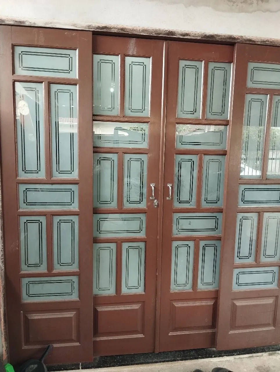 Portas de Madeira com Vidro Decorativo