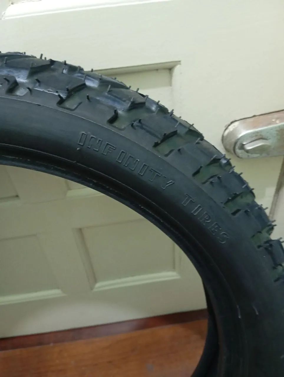 Pneu 120/80/18 - Foto 2