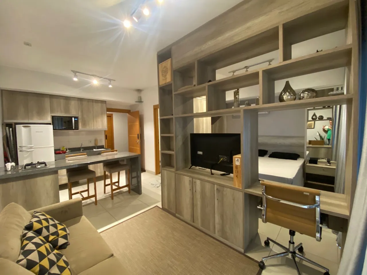 Alugo excelente apartamento no Unique Studio