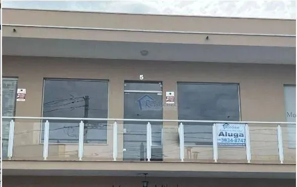 Linda sala no piso superior para locação