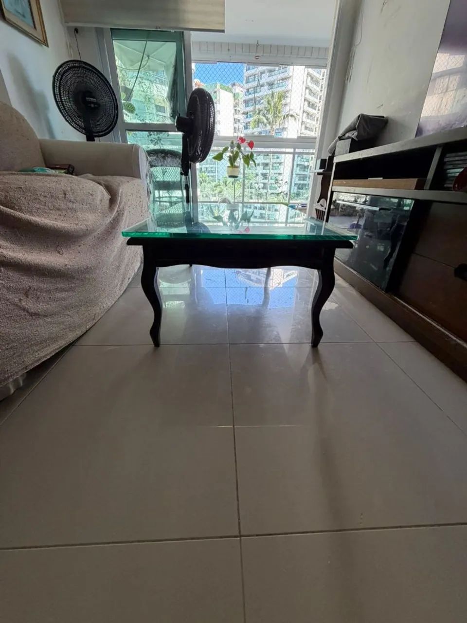 Mesa de Centro. Madeira e com vidro . - Foto 3