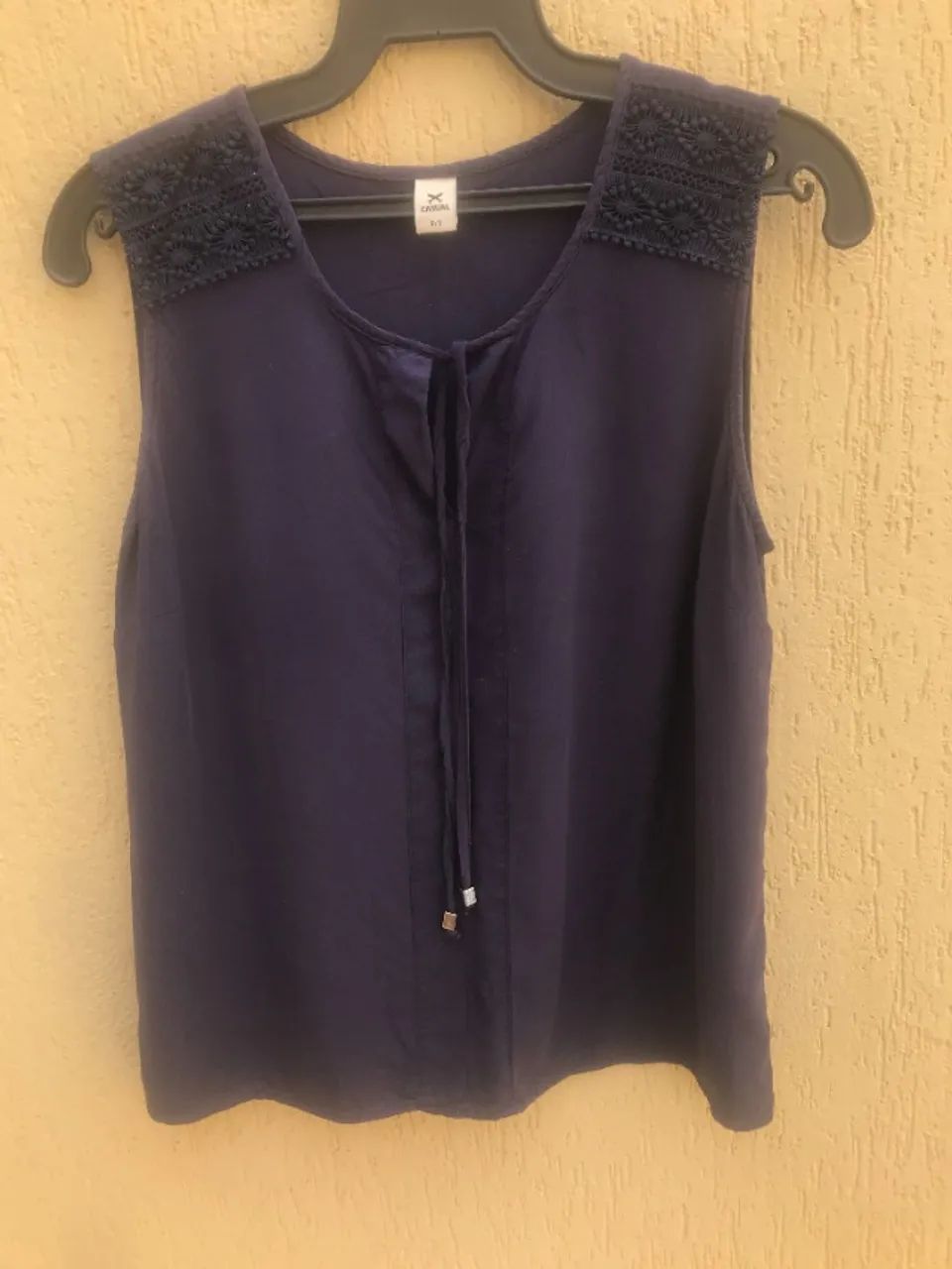 Blusa Azul Marinho Da Marca Hering