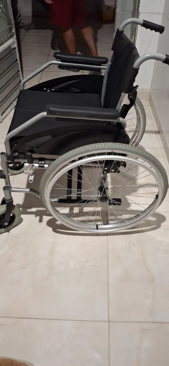 Cadeira de rodas suporta 150kg Hidrolight - Foto 2