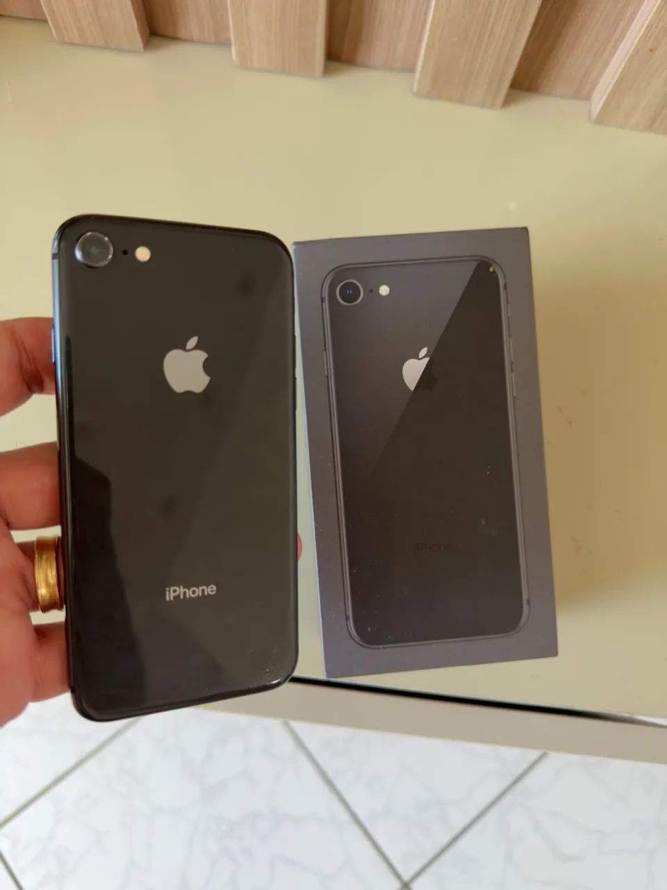 iPhone 8 64gb muito novo e conservado  - Foto 2