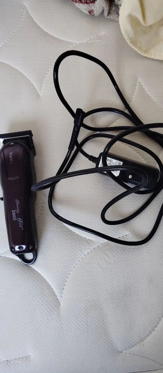 Máquina de Cortar Cabelo - Kemei 2600 - Foto 2
