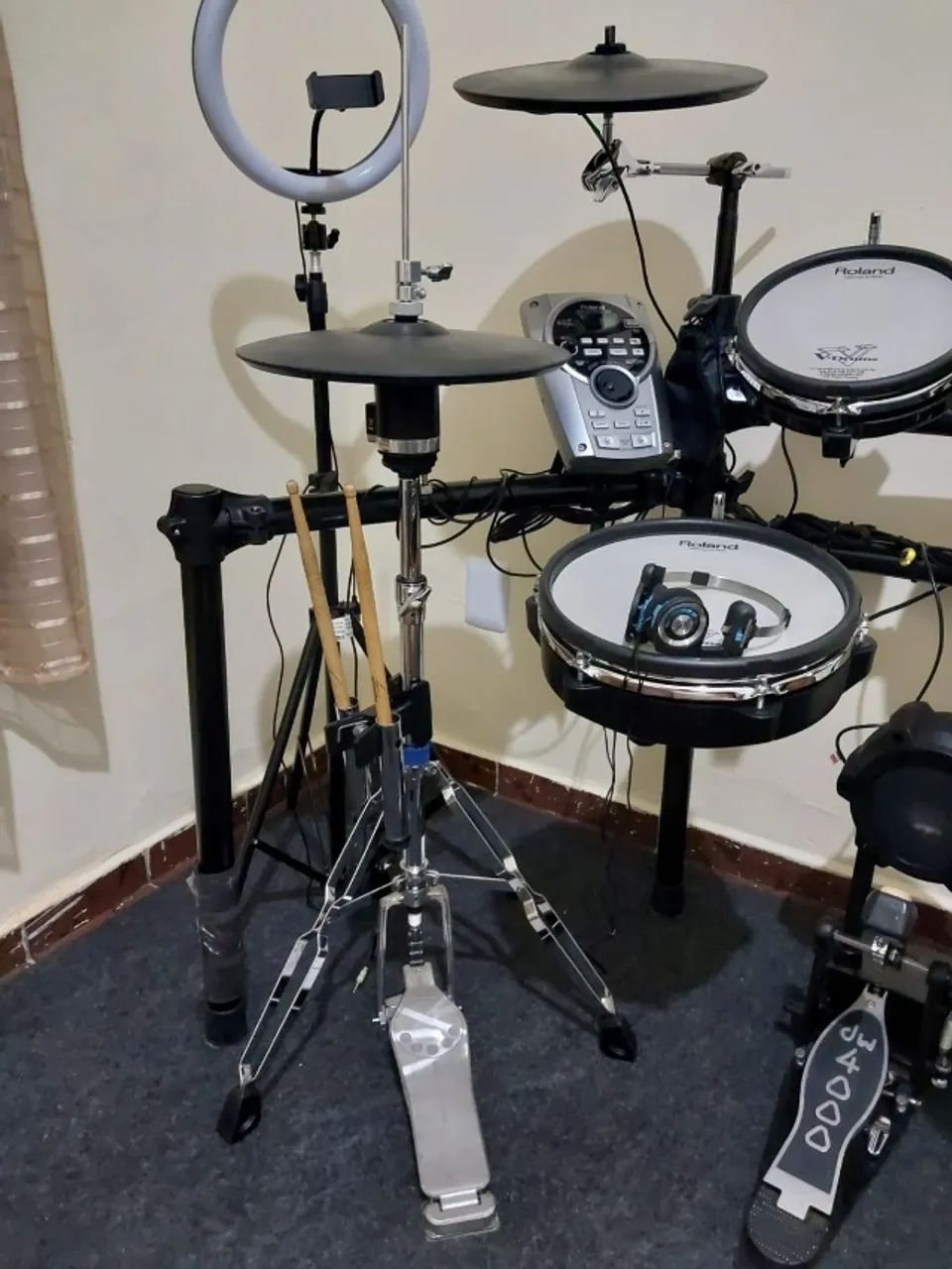 Roland V-Drums TD-15KV Completa + Máquina de Chimbal e Pedal DW