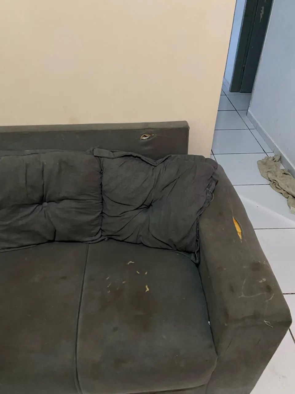 Sofá 4 lugares esta precisando cobrir  - Foto 3